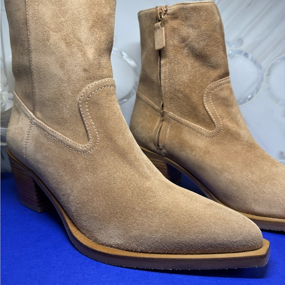 🌺 Stuart Weitzman - Suede Booties - Picture 2 of 10